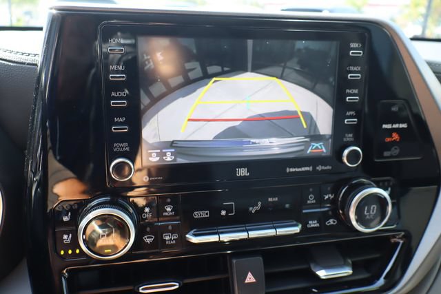 Used 2020 Toyota Highlander Limited FWD image 43