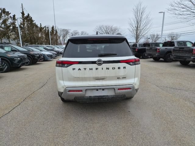 Used 2024 Nissan Pathfinder SL w/ Black Appearance Package AWD/4WD image 6