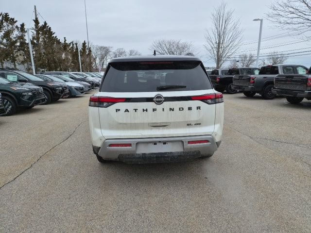 Used 2024 Nissan Pathfinder SL w/ Black Appearance Package AWD/4WD image 6