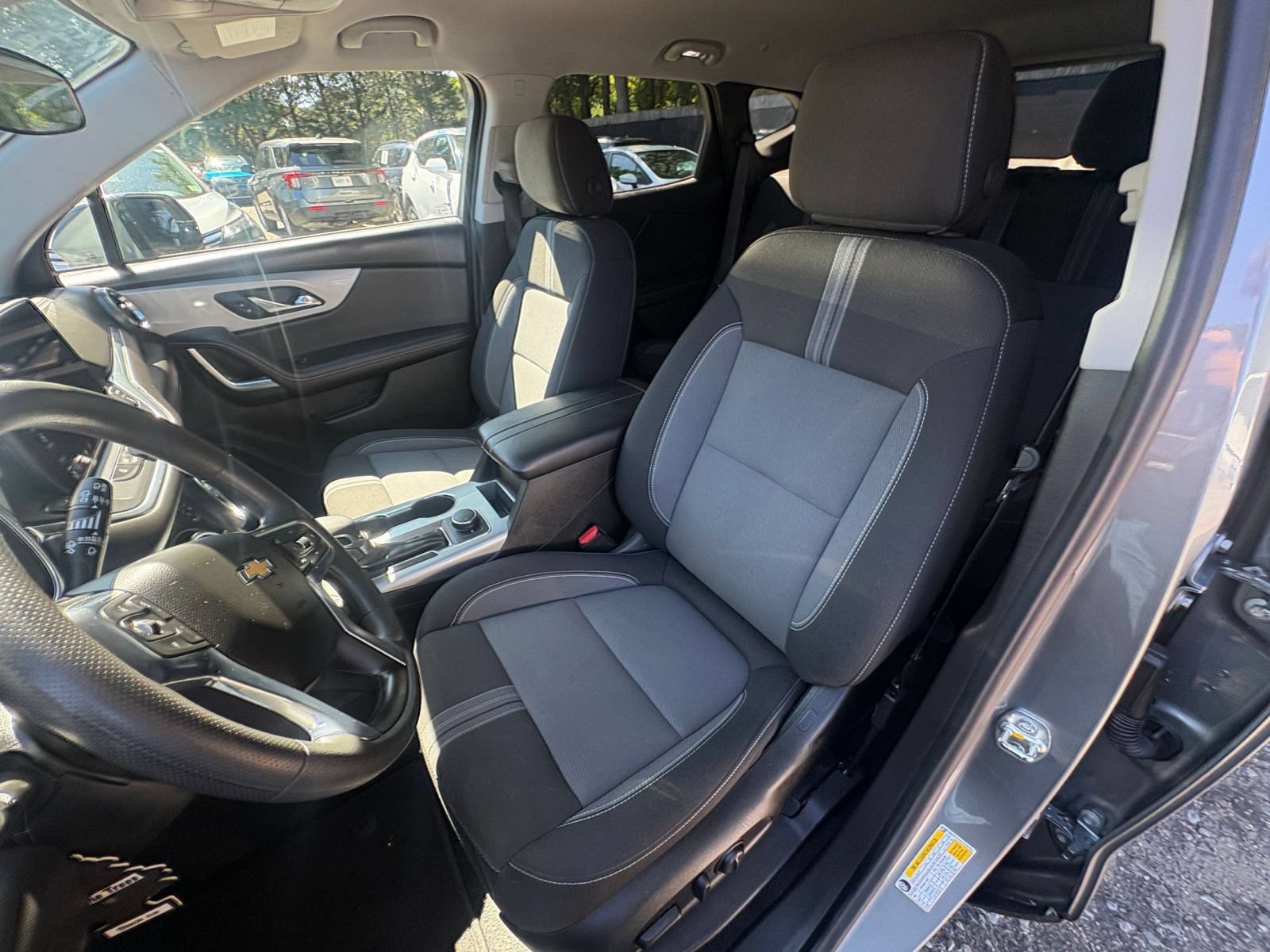 Used 2025 Chevrolet Blazer LT FWD image 33