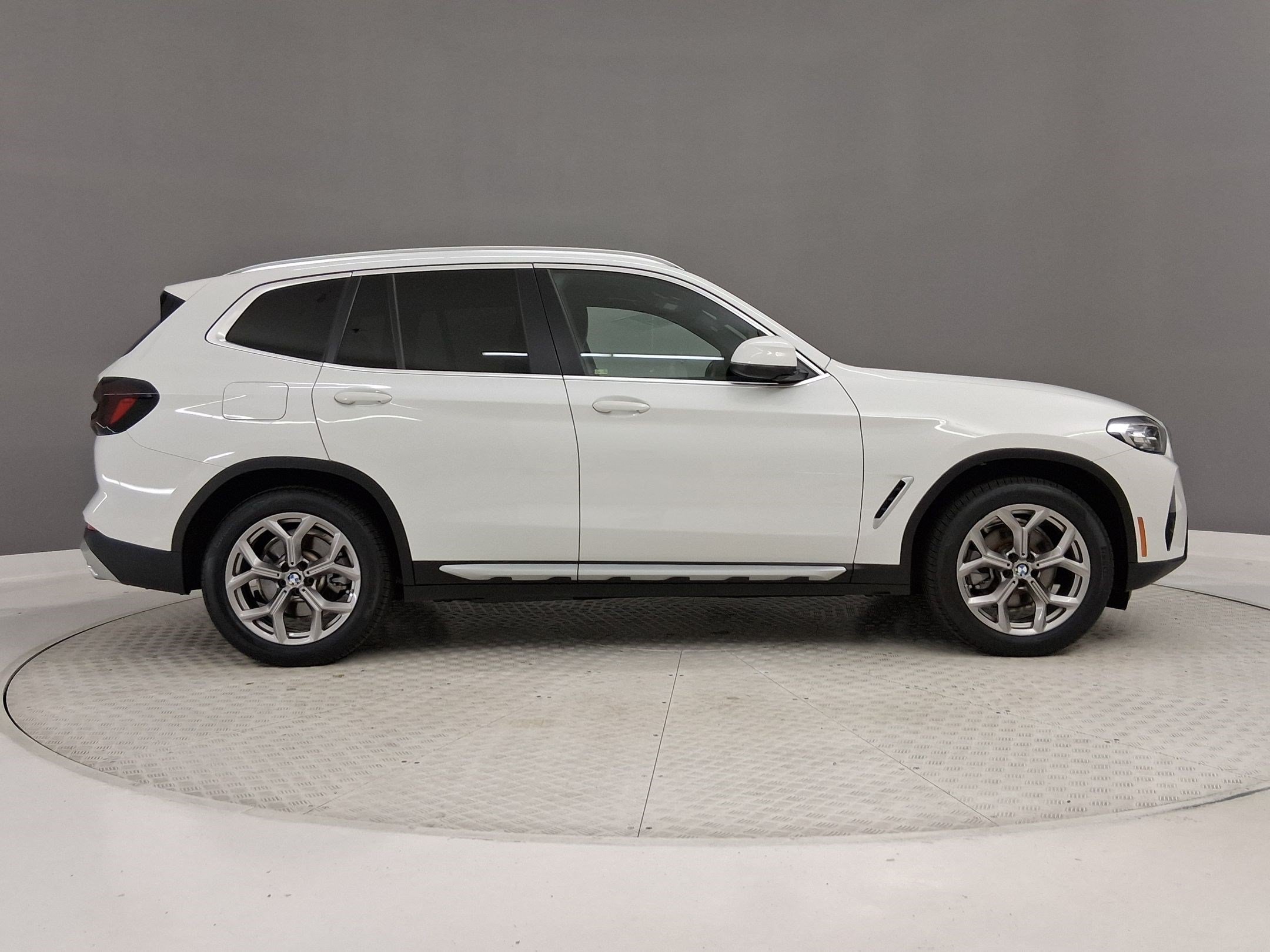 Used 2023 BMW X3 xDrive30i w/ Convenience Package w/ZPA AWD/4WD image 8