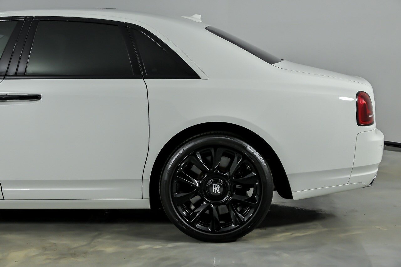 Used 2016 Rolls-Royce Ghost RWD image 9