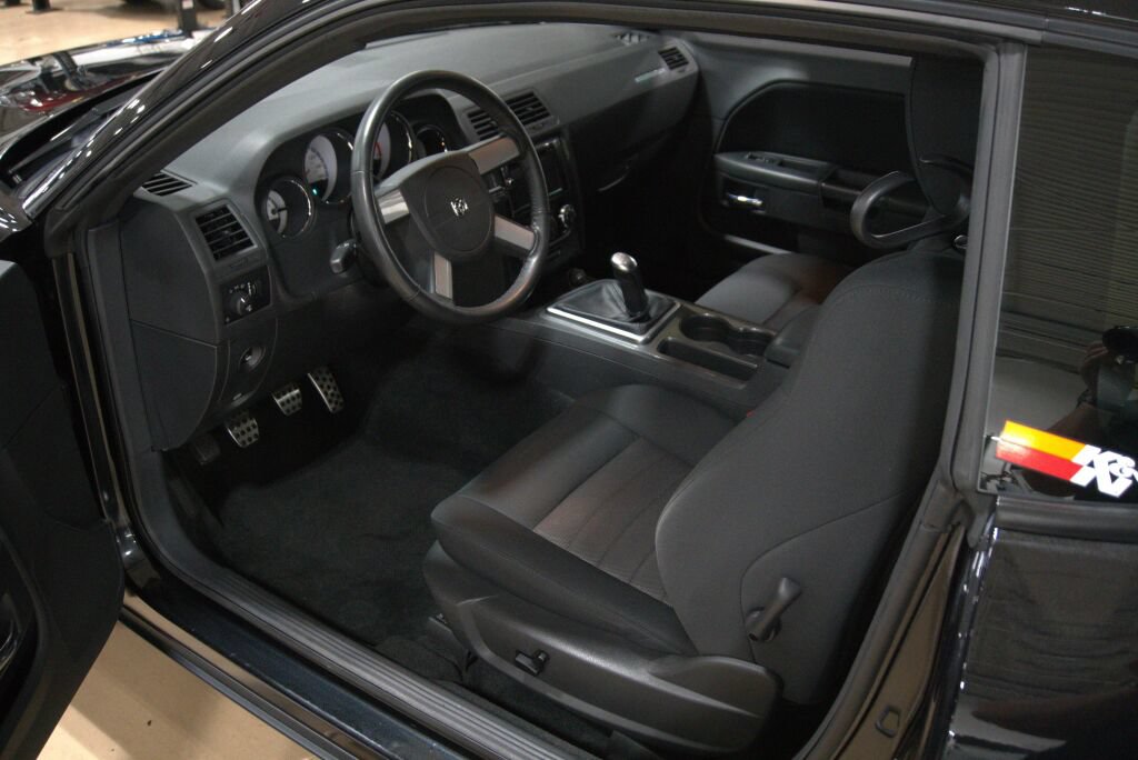Used 2009 Dodge Challenger R/T RWD image 37