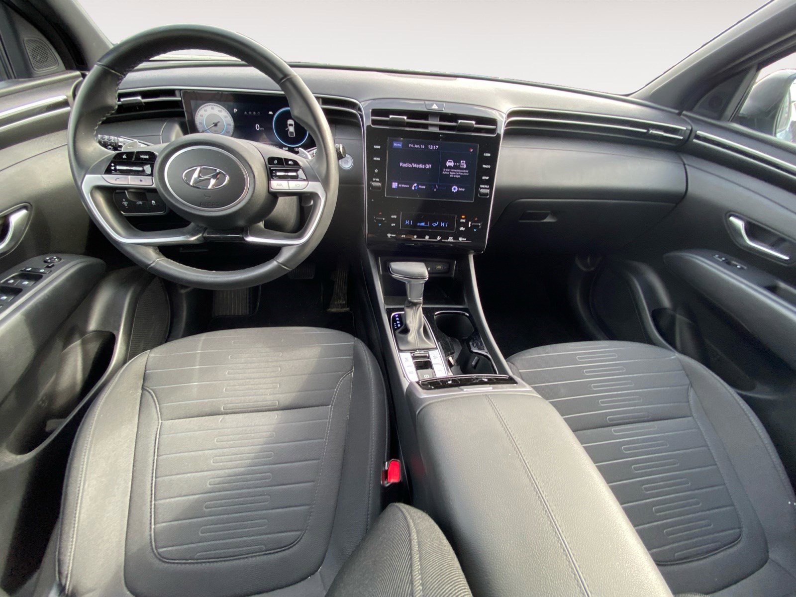 Used 2022 Hyundai Santa Cruz SEL Premium image 18