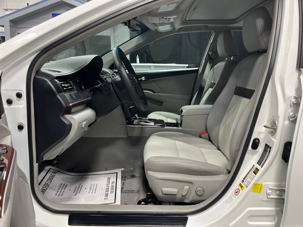 Used 2012 Toyota Camry XLE FWD image 12