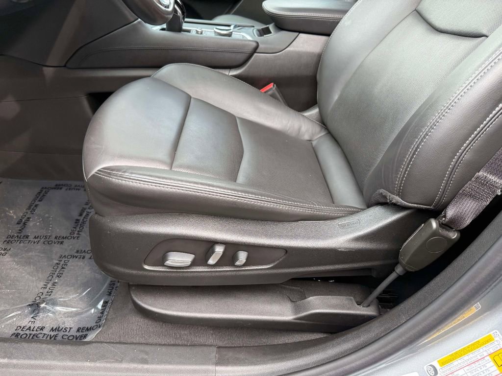 Used 2023 Cadillac XT6 Sport image 3