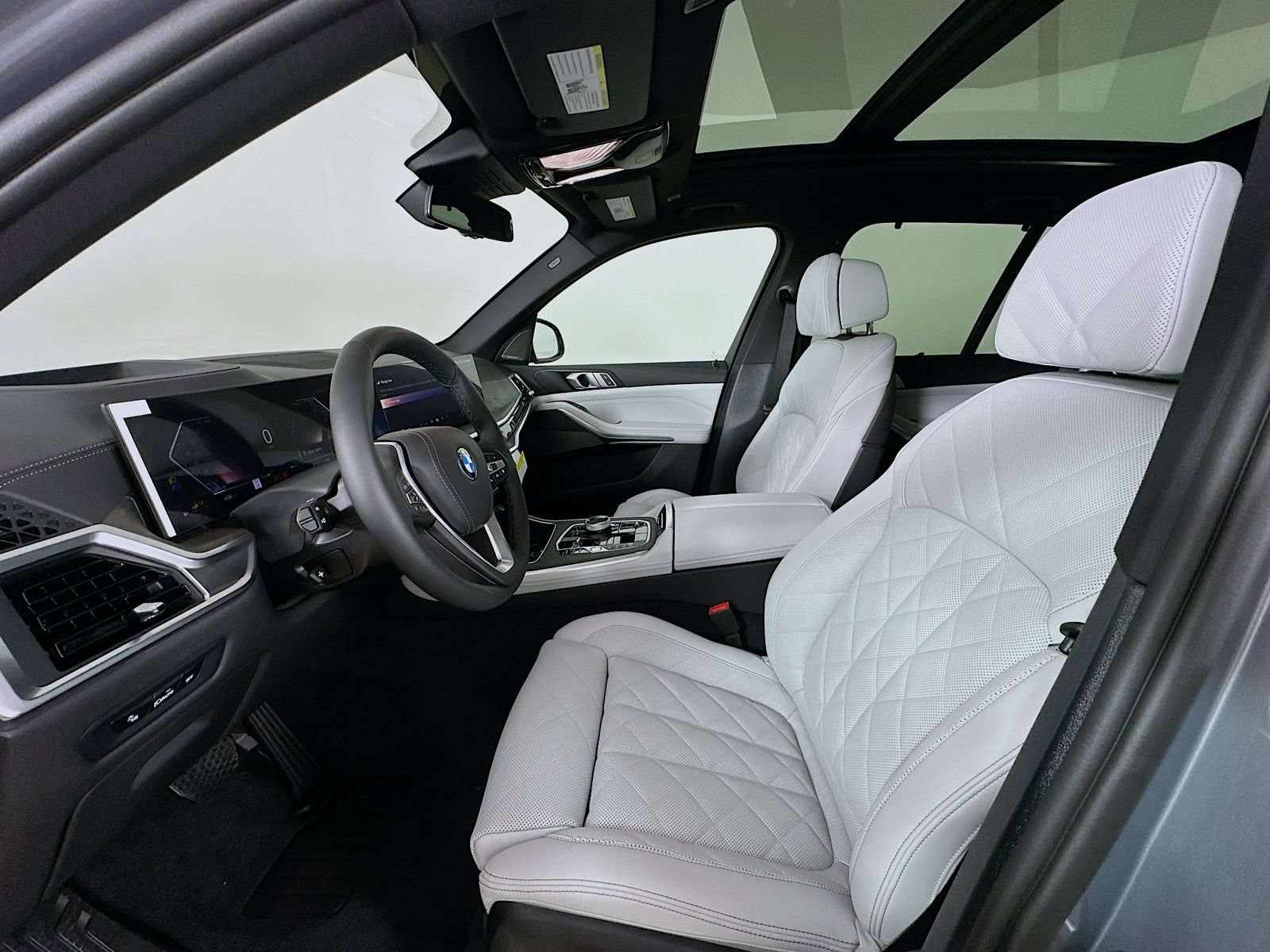New 2026 BMW X5 xDrive50e w/ Executive Package AWD/4WD image 32