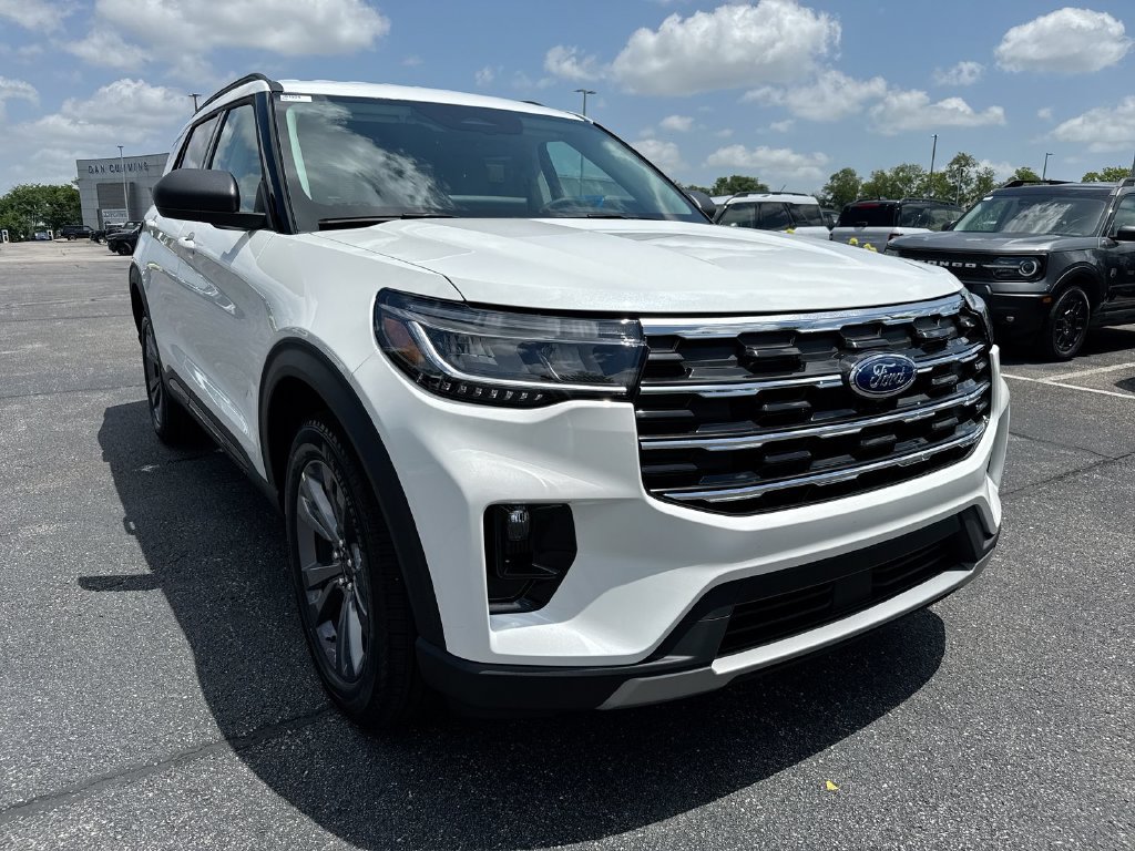 New 2026 Ford Explorer Active w/ Active Comfort Package AWD/4WD image 10