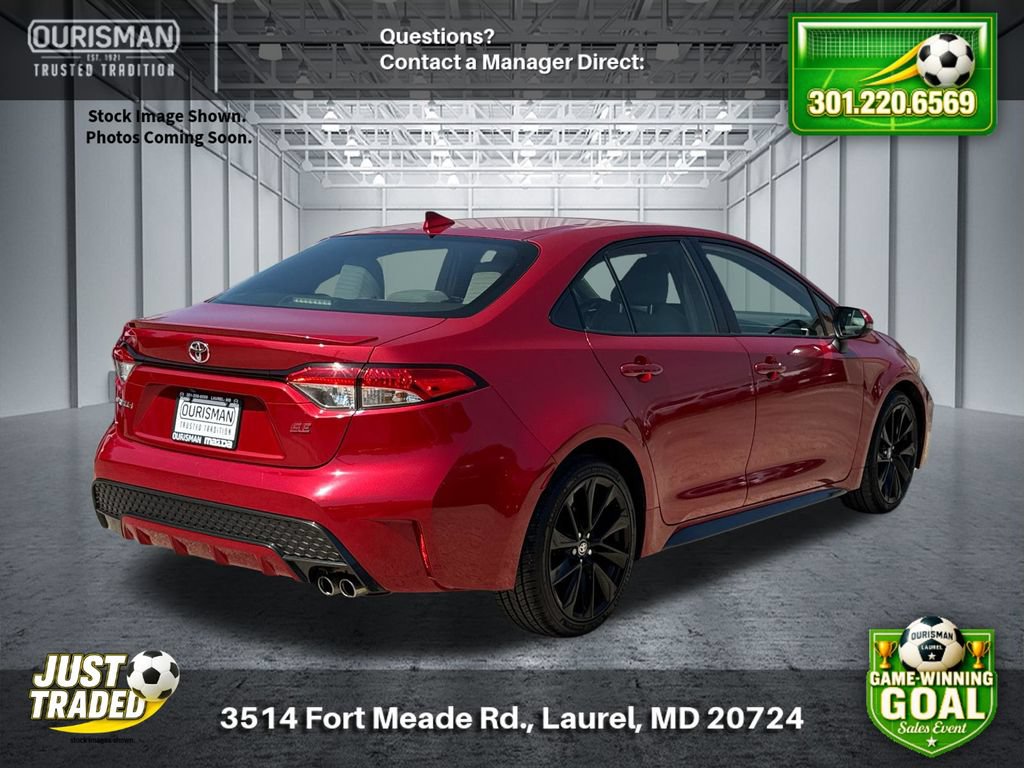 Used 2021 Toyota Corolla SE FWD image 2