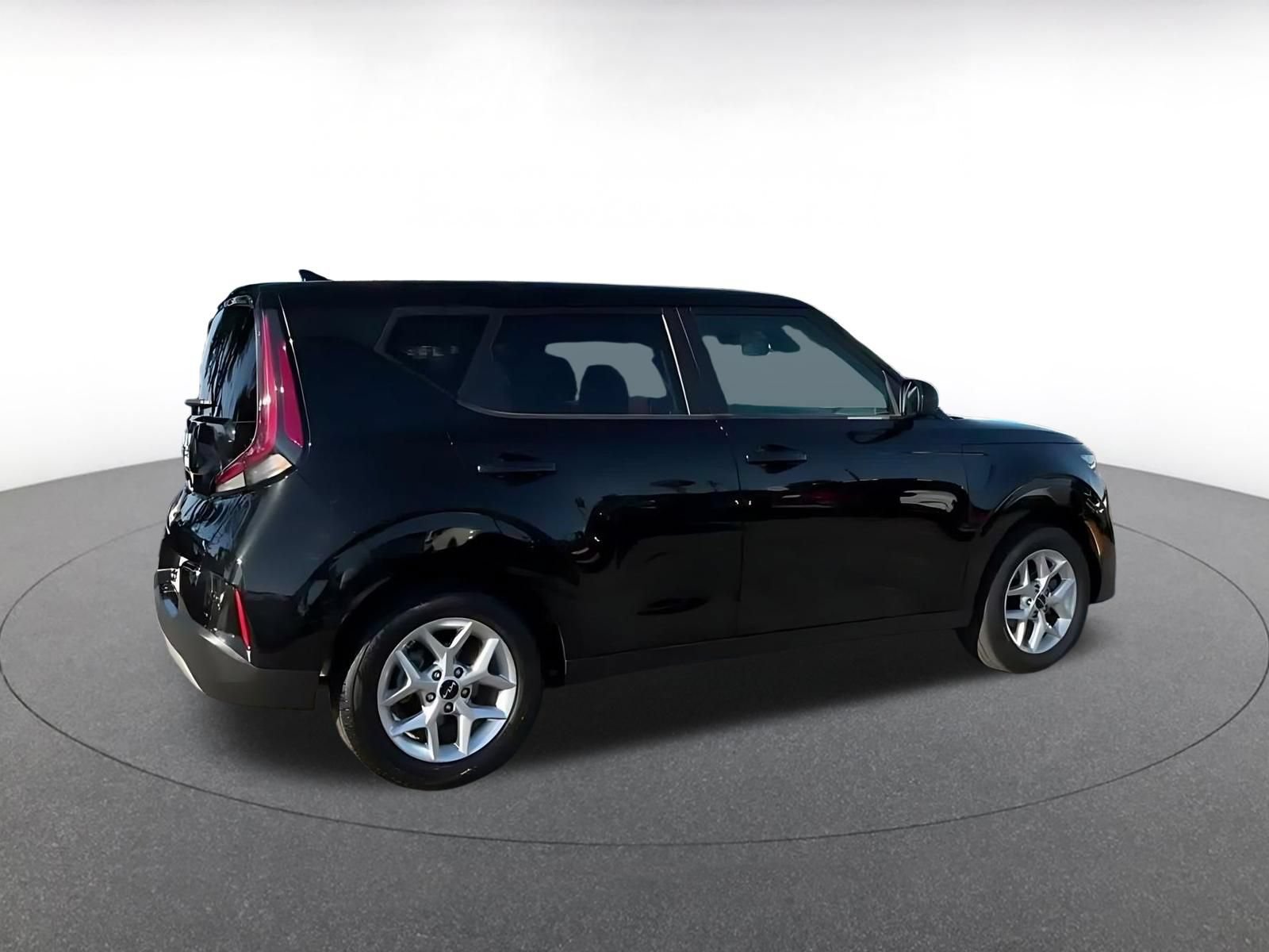 Used 2025 Kia Soul LX w/ LX Technology Package FWD image 23