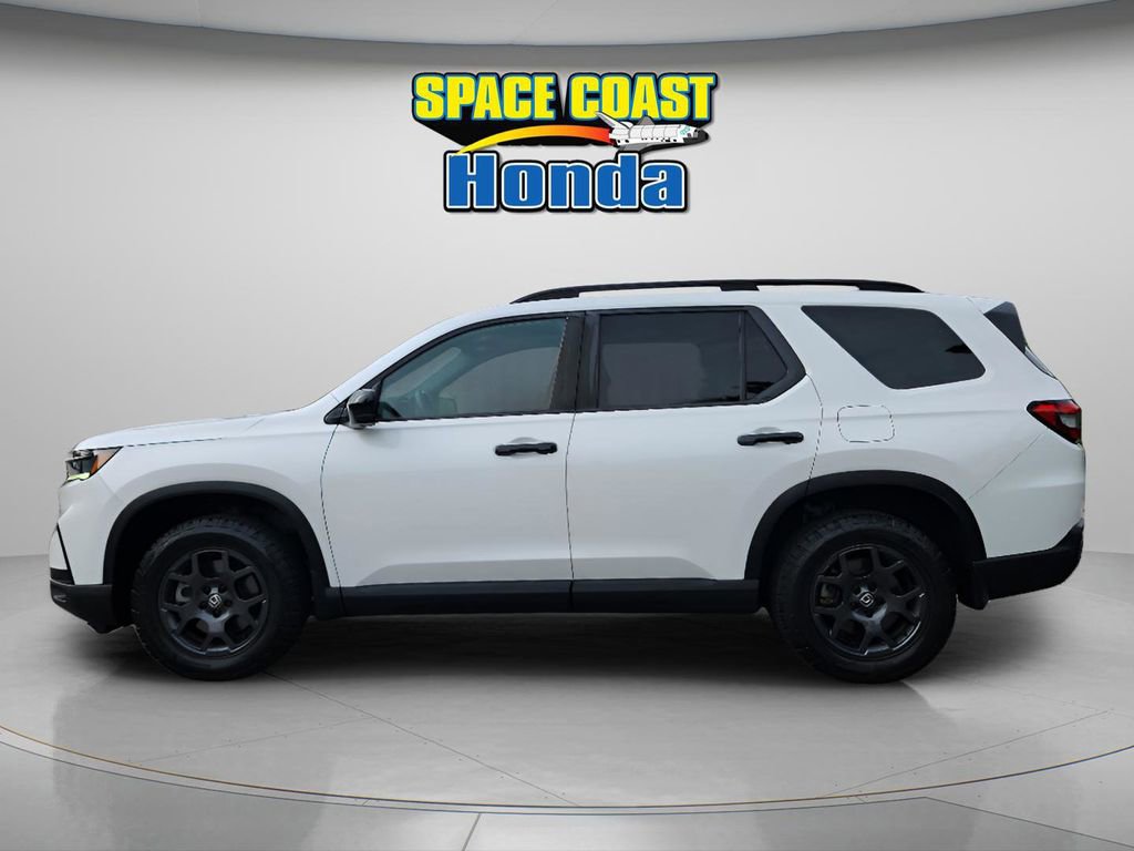 Certified 2024 Honda Pilot TrailSport image 9