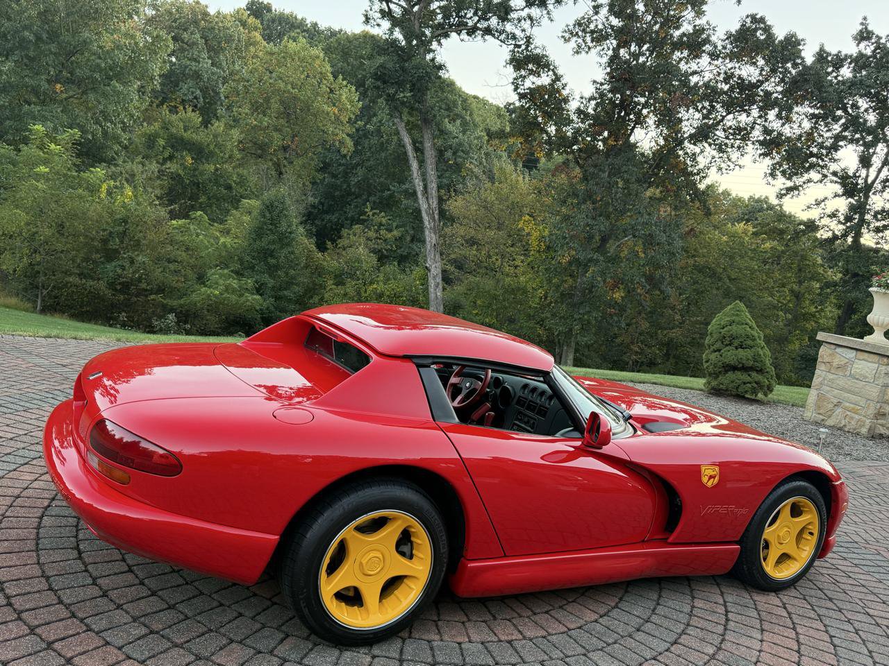 Used 1996 Dodge Viper RT/10 RWD image 3
