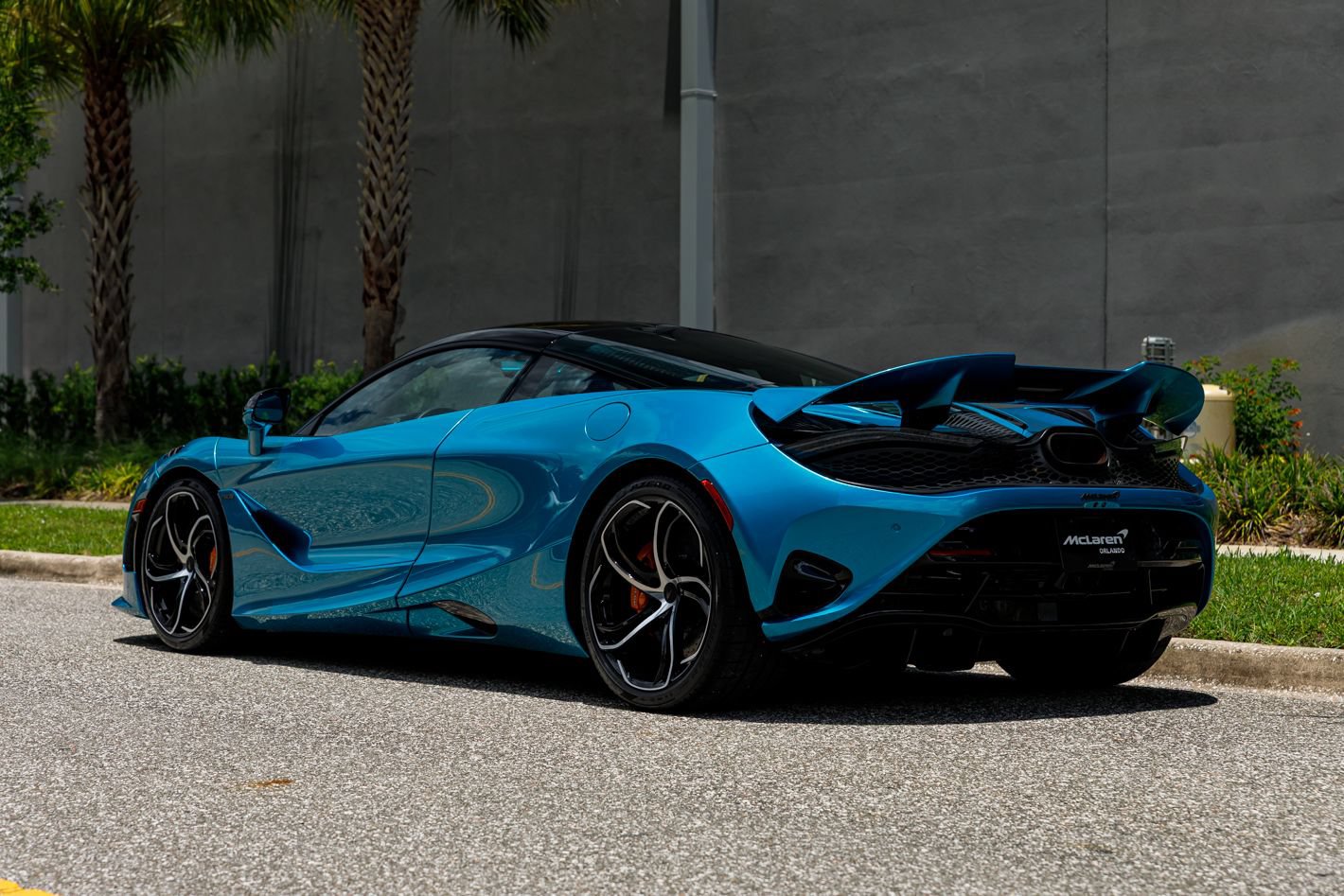 Used 2025 McLaren 750S RWD image 24