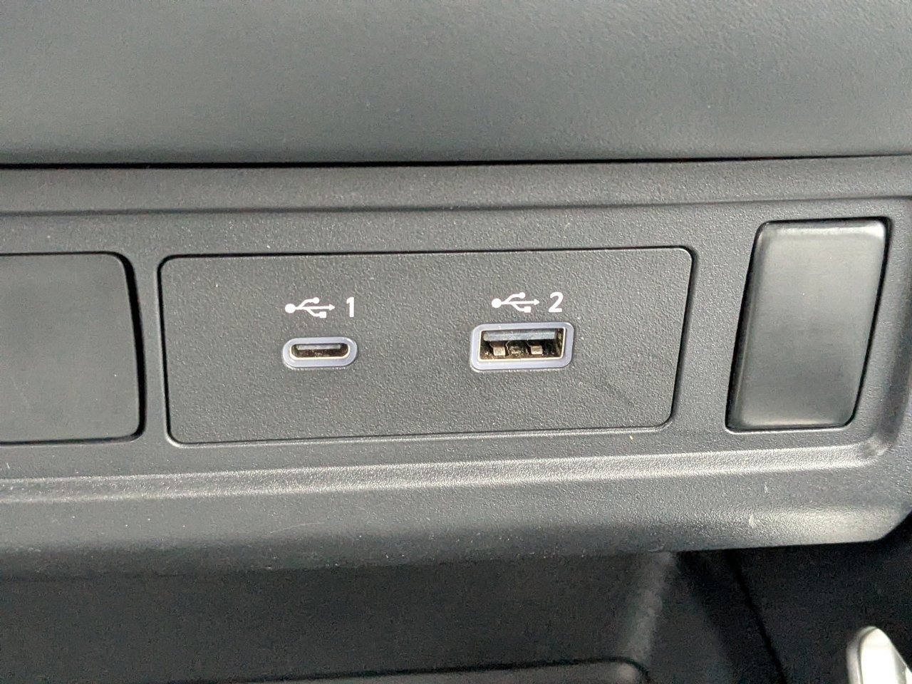 Used 2022 Nissan Frontier SV image 24