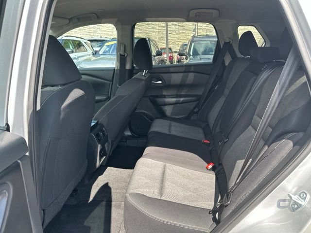Used 2024 Nissan Rogue SV AWD/4WD image 29