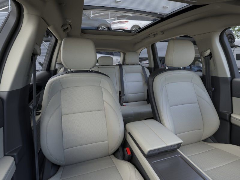 New 2026 Lincoln Nautilus Premier AWD/4WD image 10