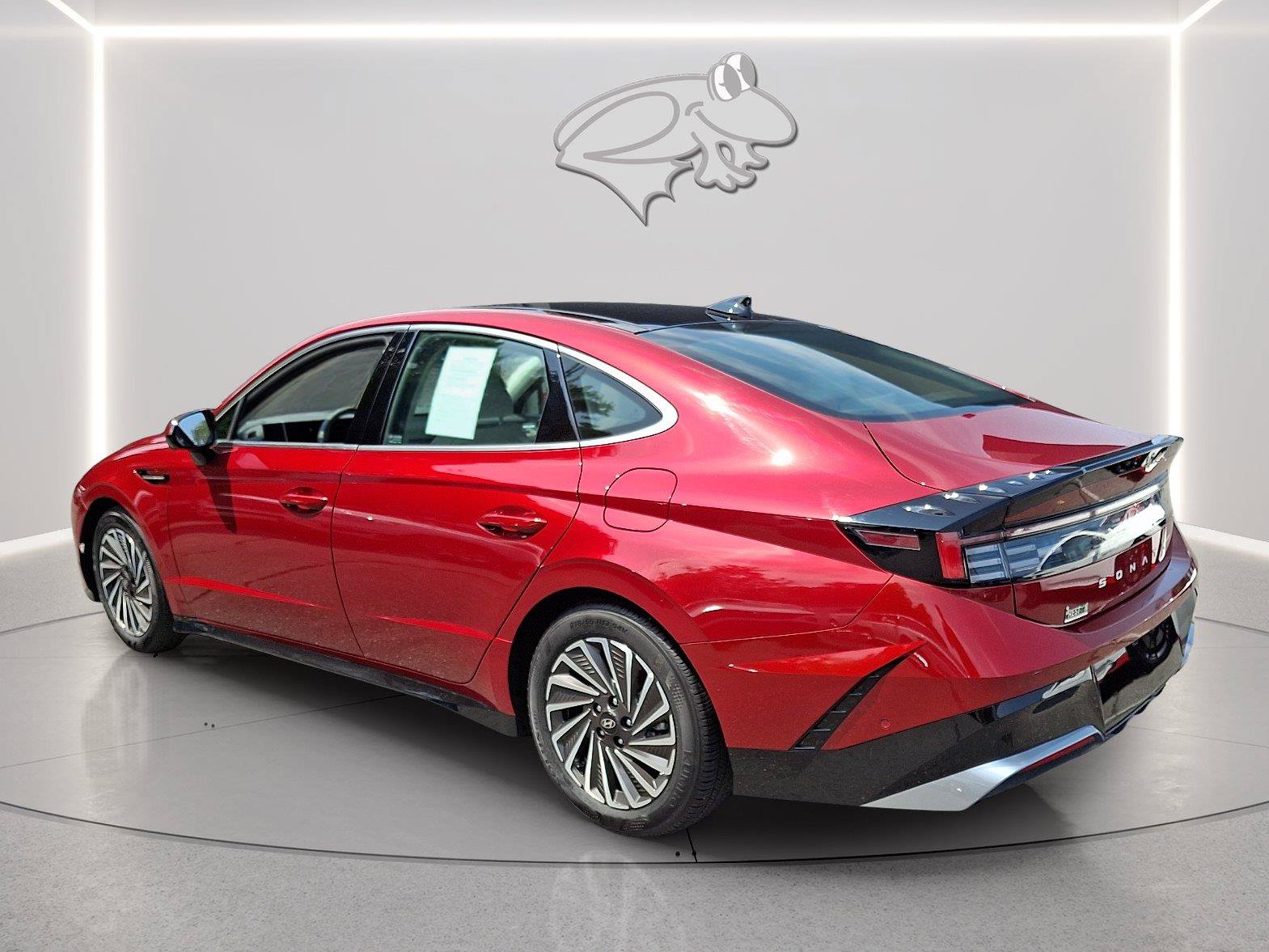 Used 2025 Hyundai Sonata Limited FWD image 3