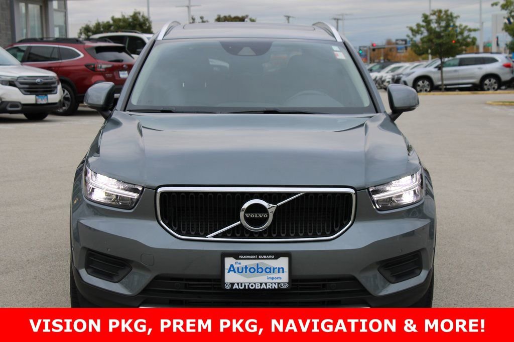 Used 2019 Volvo XC40 T5 Momentum image 2