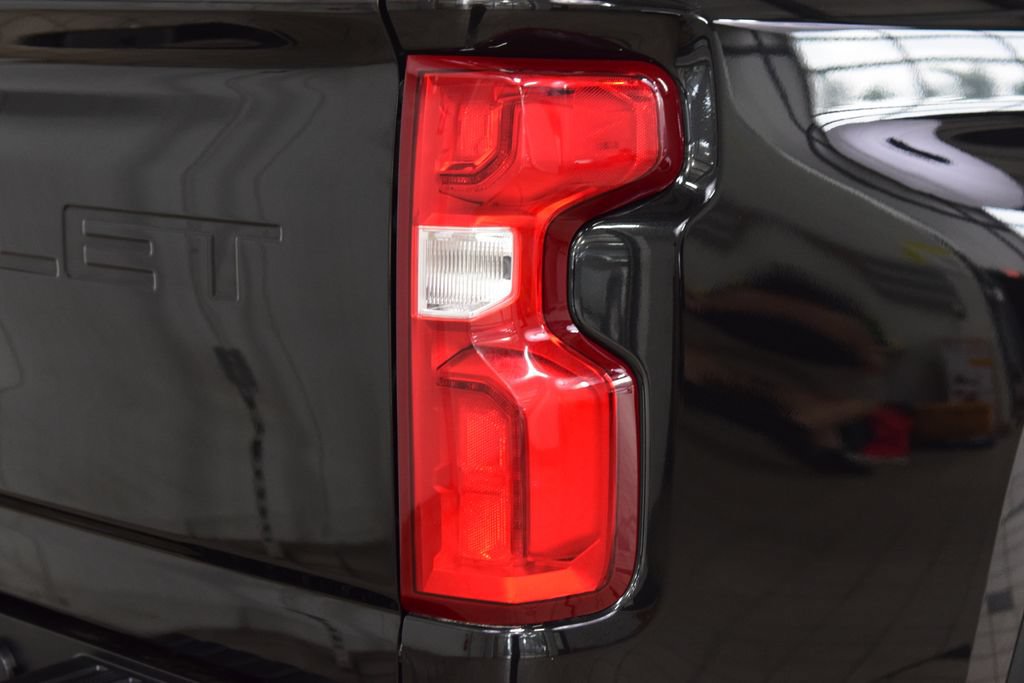 Used 2022 Chevrolet Silverado 2500 LTZ w/ LTZ Premium Package AWD/4WD image 24