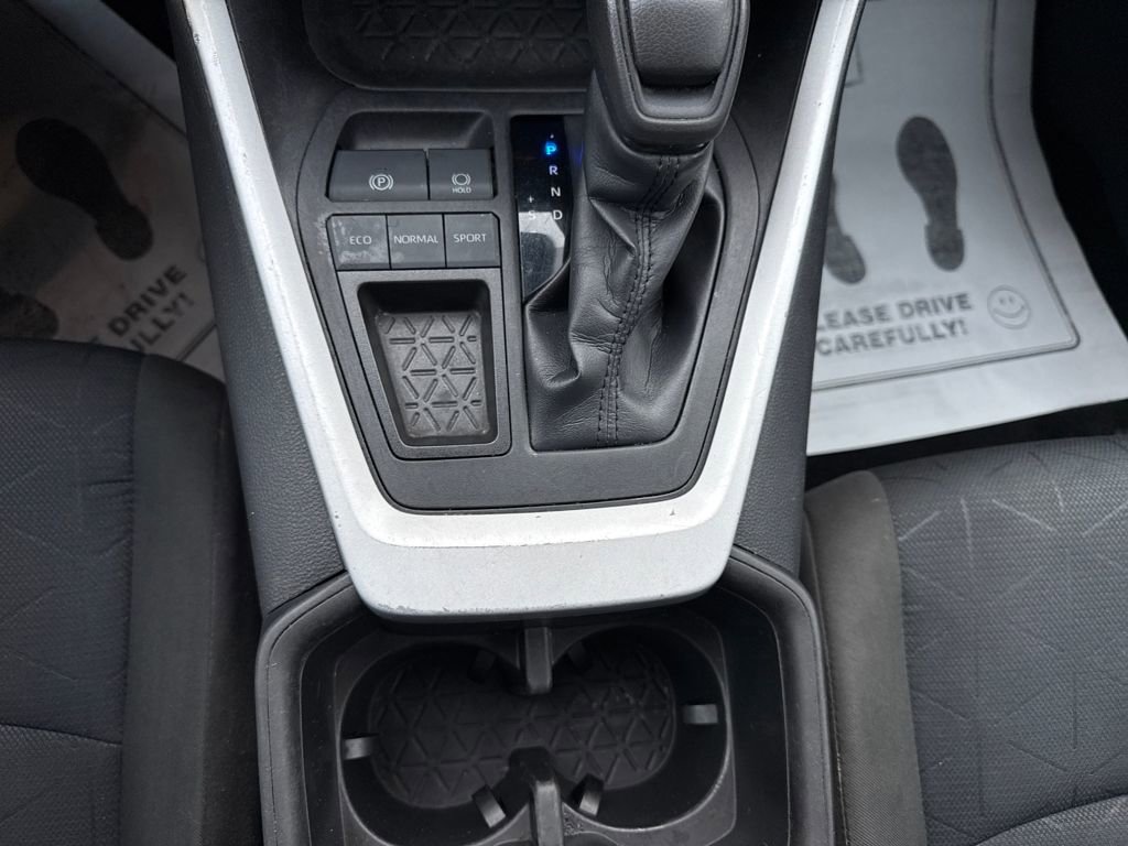 Used 2022 Toyota RAV4 XLE image 21