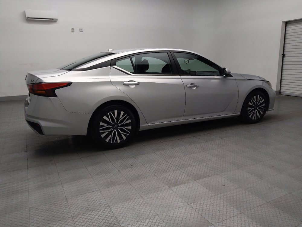 Used 2023 Nissan Altima 2.5 SV image 10