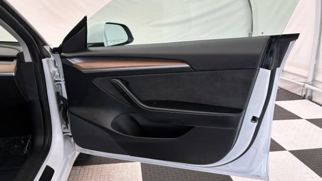 Used 2021 Tesla Model 3 Standard Range Plus RWD image 22