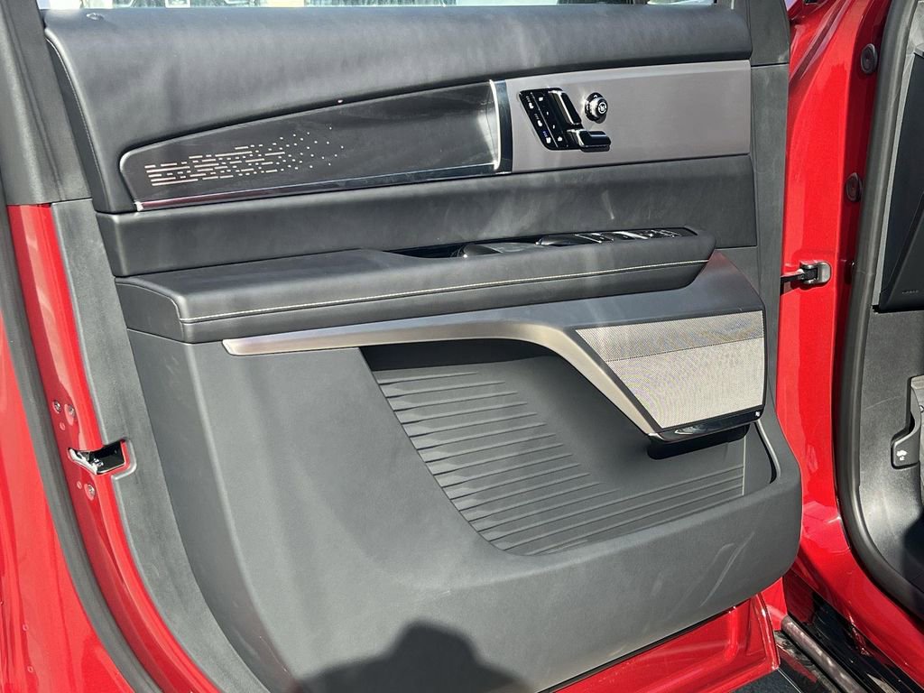 New 2026 Cadillac Vistiq Platinum image 10