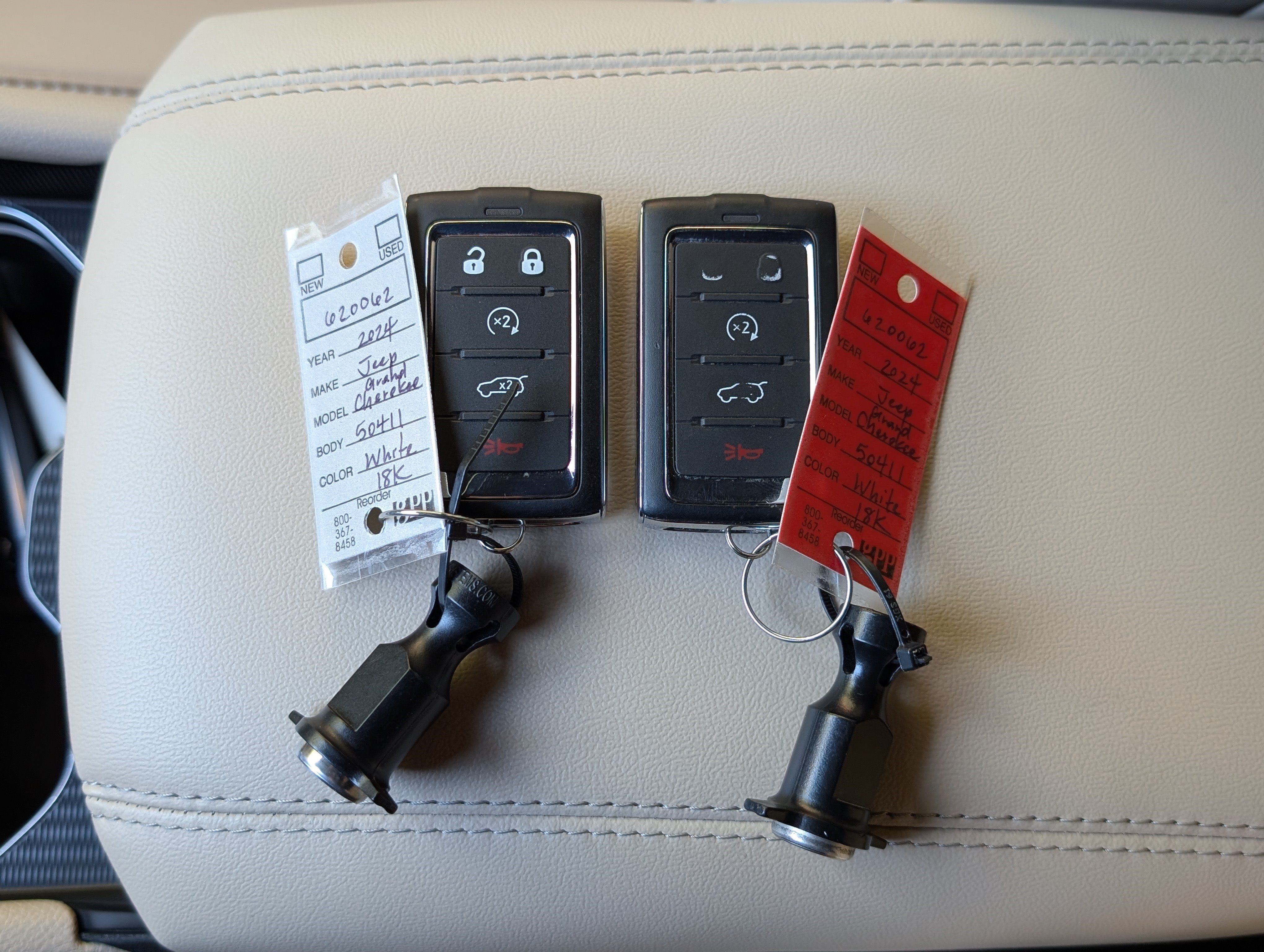 Used 2024 Jeep Grand Cherokee Limited w/ MOPAR Finishing Package AWD/4WD image 36