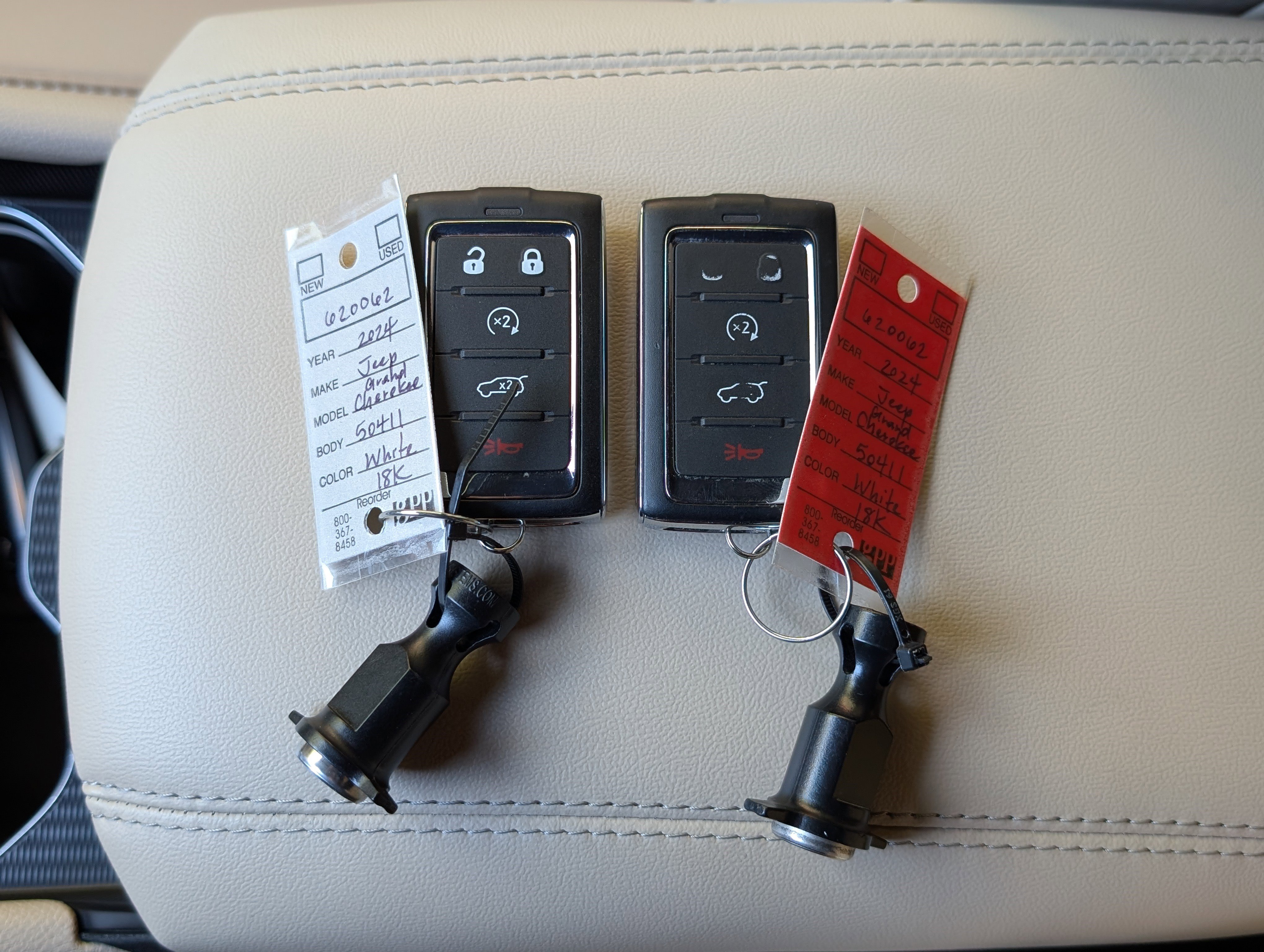 Used 2024 Jeep Grand Cherokee Limited w/ MOPAR Finishing Package AWD/4WD image 36