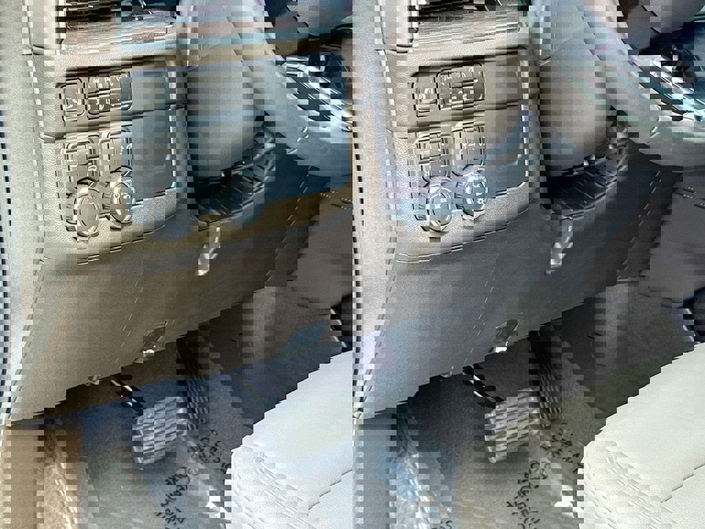 Used 2025 Chevrolet Tahoe LT image 17