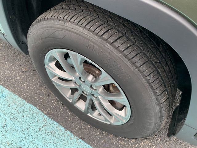 Used 2020 Jeep Cherokee Latitude Plus image 10