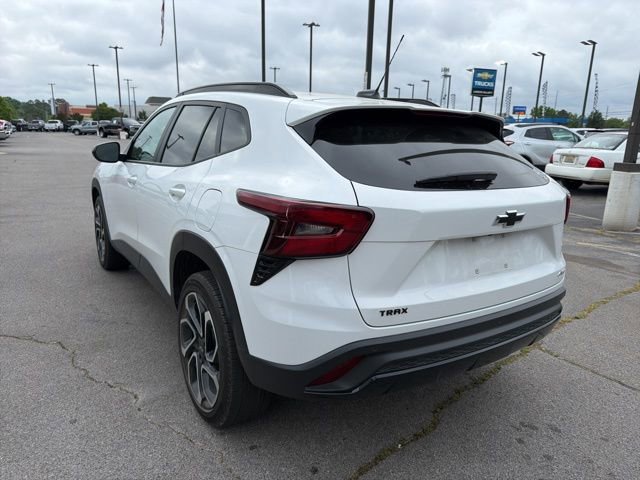 Used 2025 Chevrolet Trax RS w/ Driver Confidence Package FWD image 6