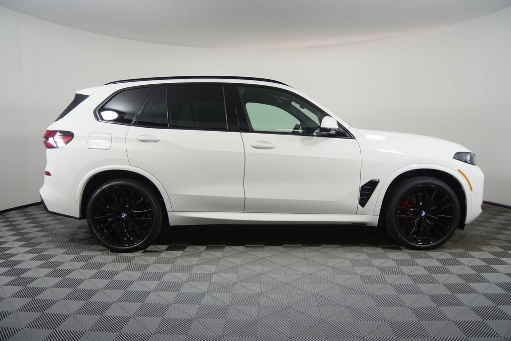 Used 2026 BMW X5 xDrive40i w/ M Sport Package AWD/4WD image 7