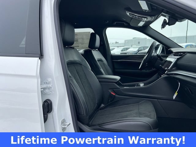 Used 2026 Jeep Grand Cherokee Altitude AWD/4WD image 19