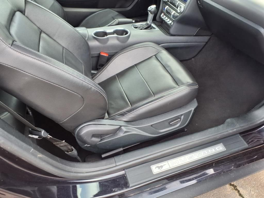 Used 2023 Ford Mustang Premium image 8