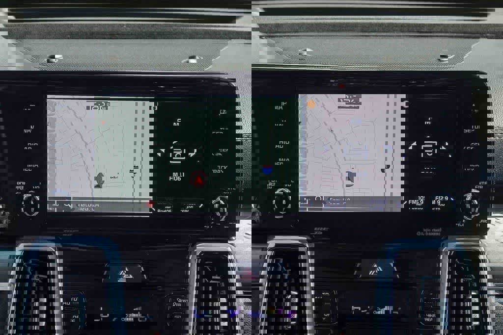 Certified 2023 Kia Sorento SX image 13