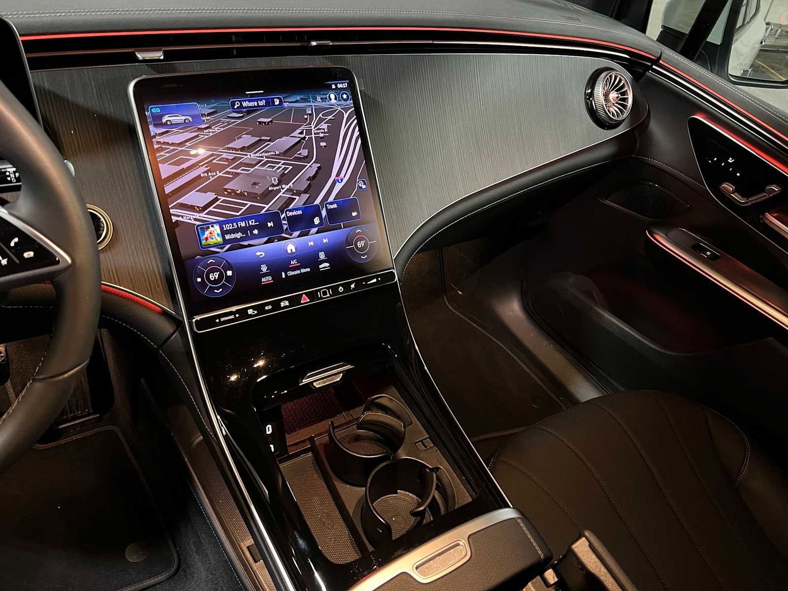 Used 2026 Mercedes-Benz EQE 320 4MATIC SUV image 31