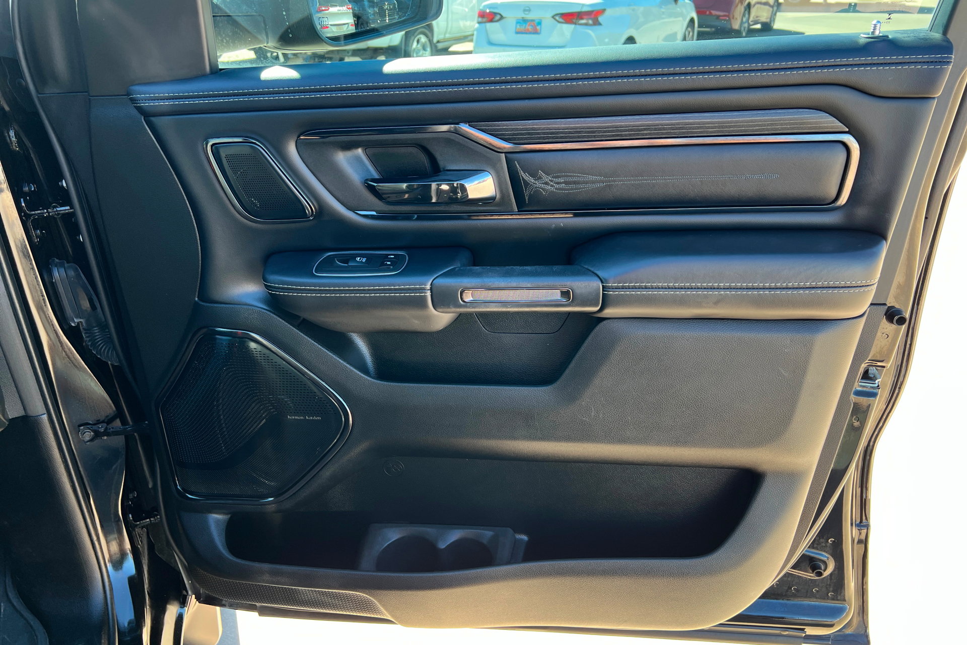 Used 2024 RAM 1500 Limited AWD/4WD image 22