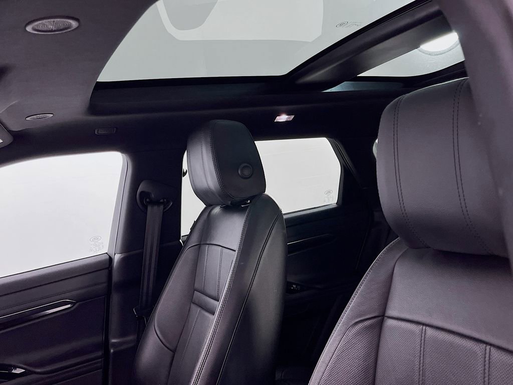 Used 2021 Land Rover Range Rover Evoque R-Dynamic SE image 24