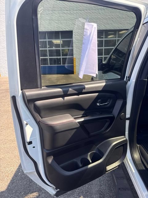 Used 2024 Nissan Titan PRO-4X w/ Pro-4x Convenience Package AWD/4WD image 27