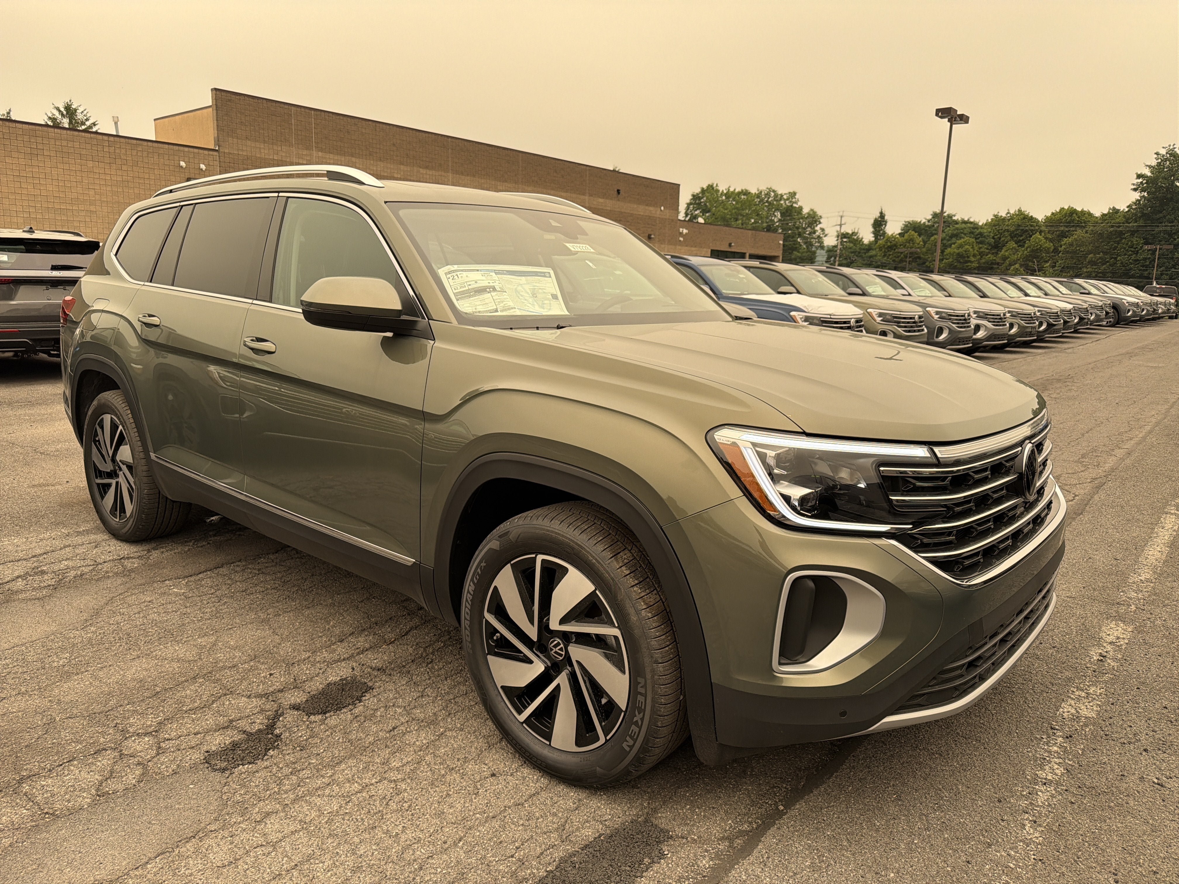 New 2026 Volkswagen Atlas SEL AWD/4WD image 2