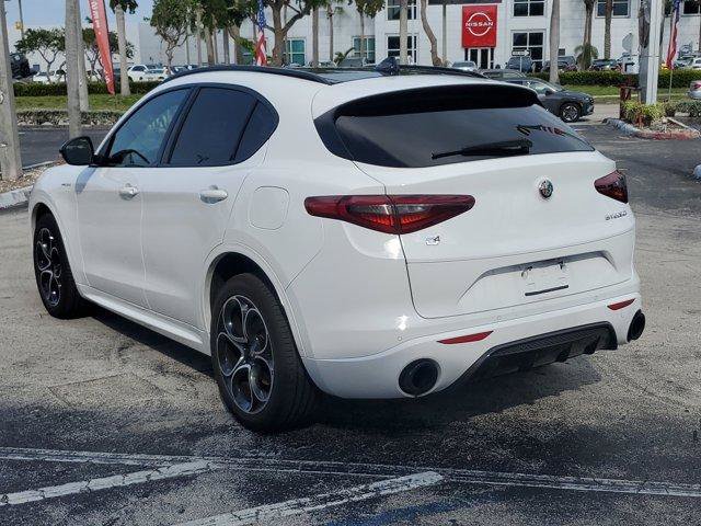 Used 2022 Alfa Romeo Stelvio Veloce AWD/4WD image 5