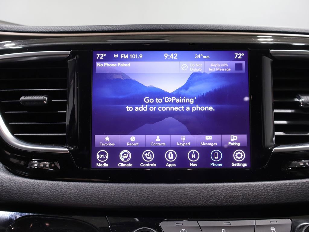 Used 2018 Chrysler Pacifica Touring-L Plus FWD image 25