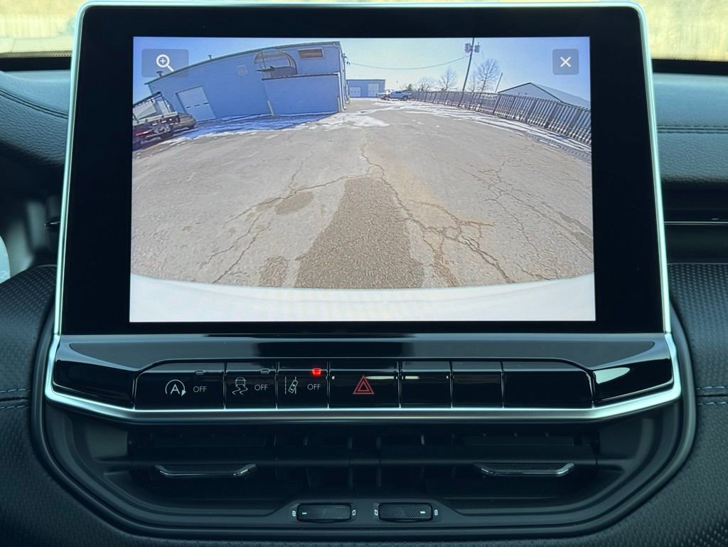 New 2026 Jeep Compass Latitude image 17