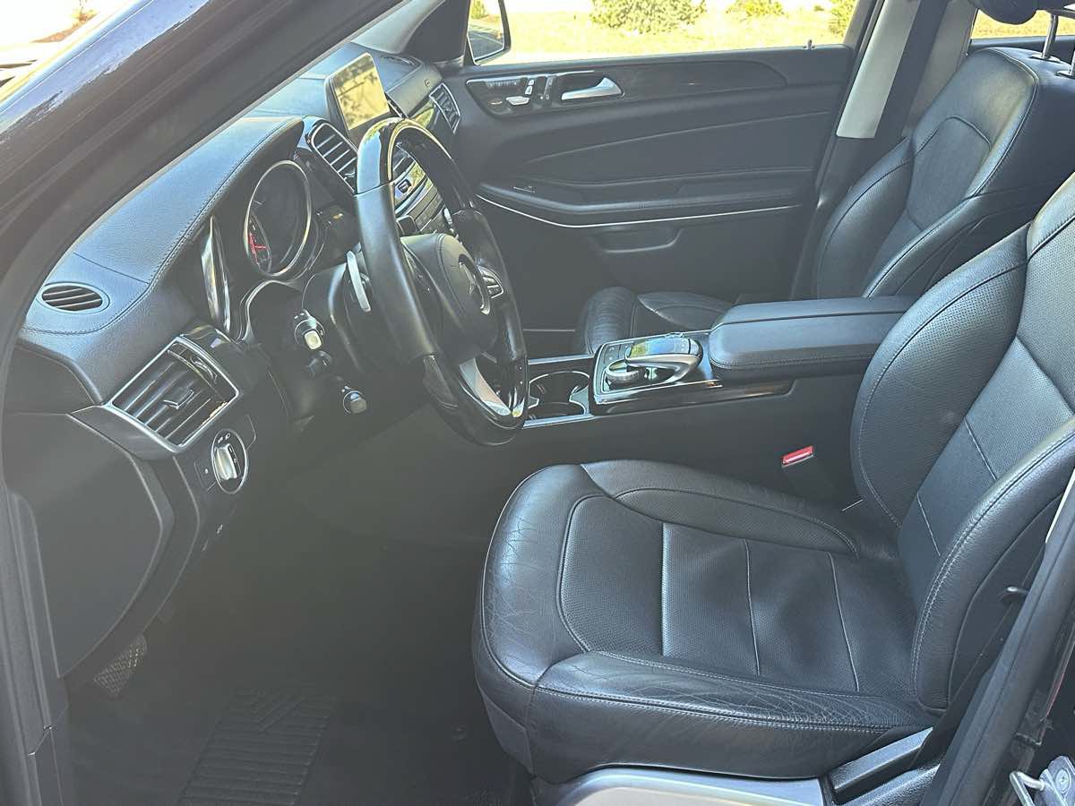 Used 2018 Mercedes-Benz GLS 550 4MATIC w/ Driver Assistance Package image 25