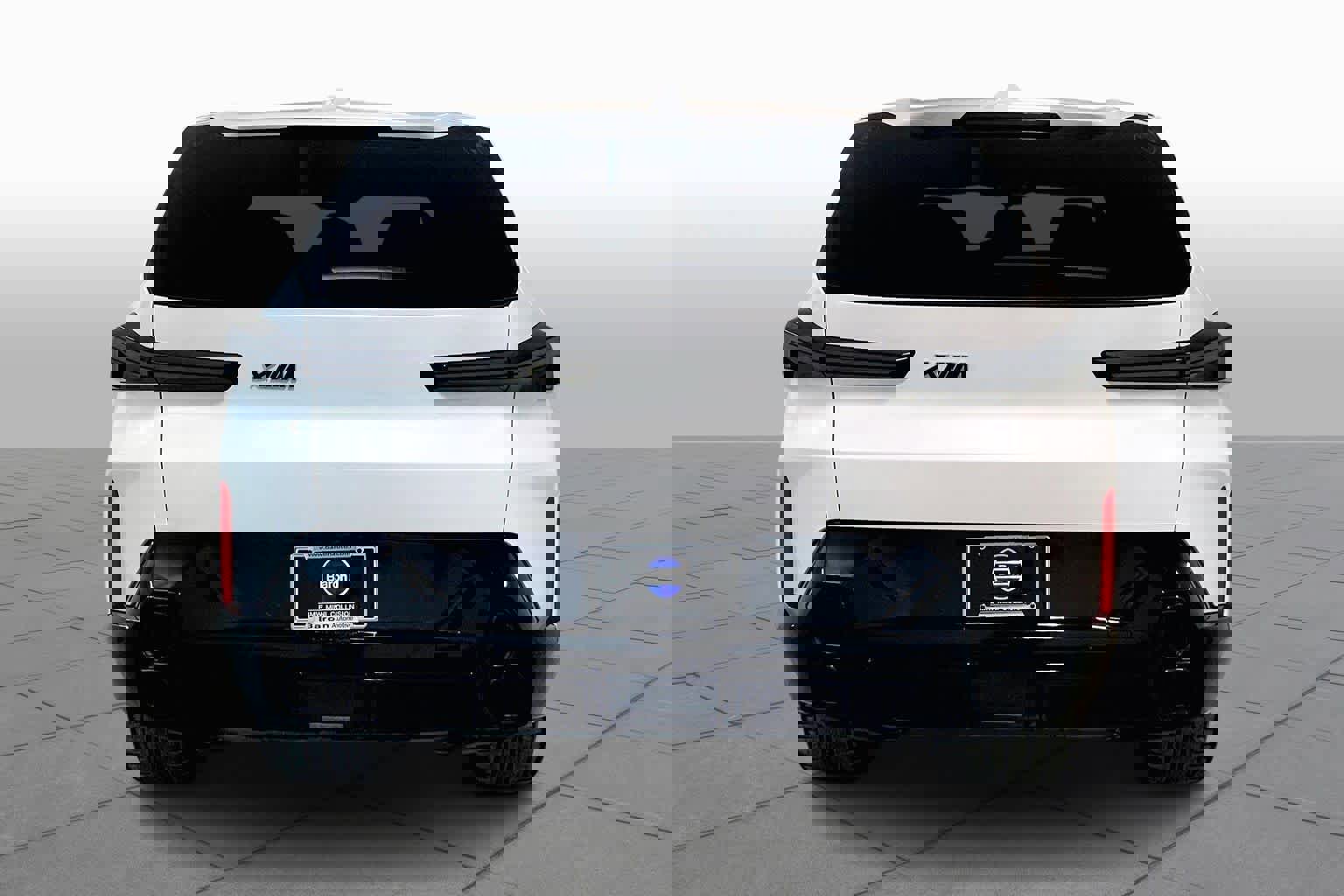 Used 2025 BMW XM image 4