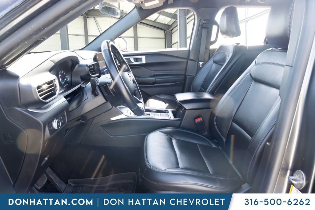 Used 2020 Ford Explorer XLT w/ Equipment Group 202A RWD image 3
