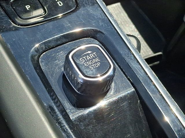 Used 2023 Volvo XC60 B5 Plus image 26