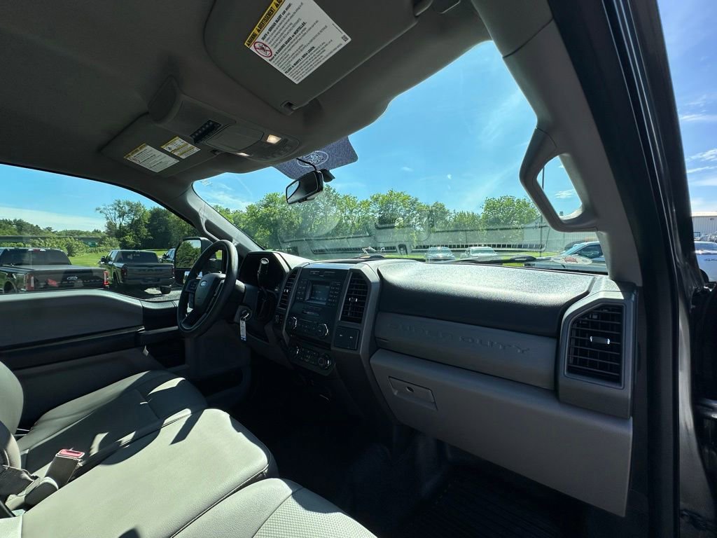 Used 2017 Ford F250 XL w/ Power Equipment Group AWD/4WD image 22
