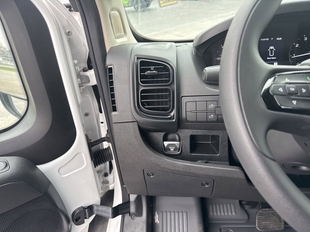 Used 2024 RAM ProMaster 2500 image 39